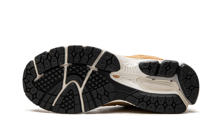 NEW BALANCE 2002R SWEET CARAMEL