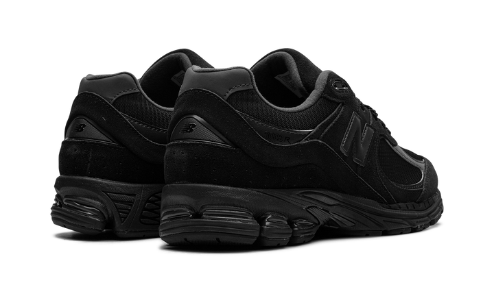 NEW BALANCE 2002R TRIPLE BLACK SUEDE