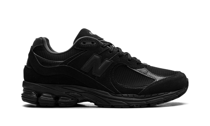 NEW BALANCE 2002R TRIPLE BLACK SUEDE