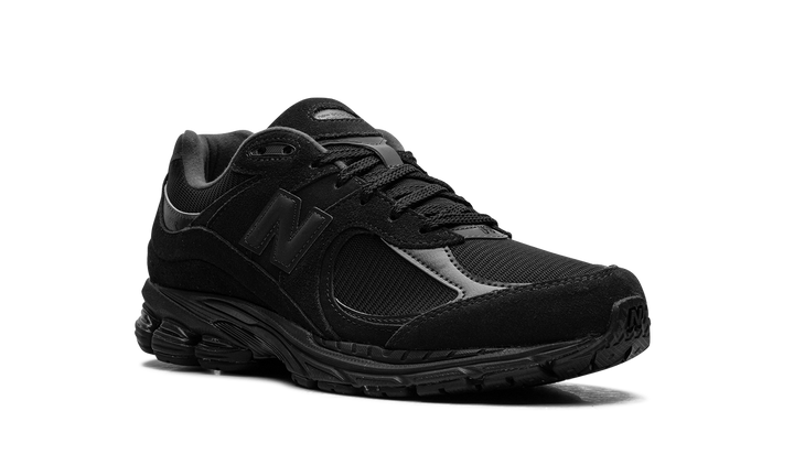 NEW BALANCE 2002R TRIPLE BLACK SUEDE