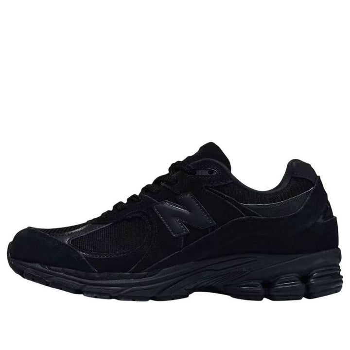 NEW BALANCE 2002R TRIPLE BLACK SUEDE