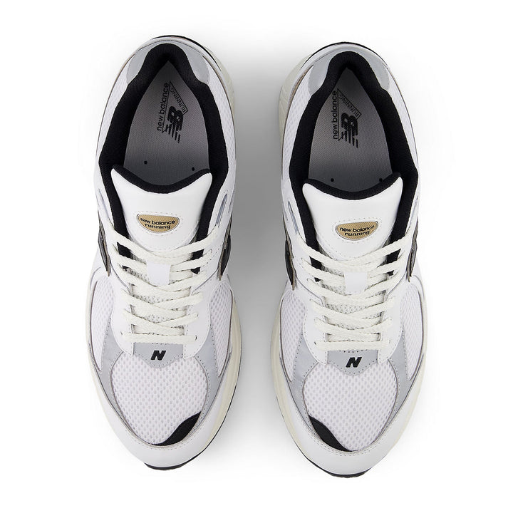 NEW BALANCE 2002R WHITE BLACK GOLD METALLIC