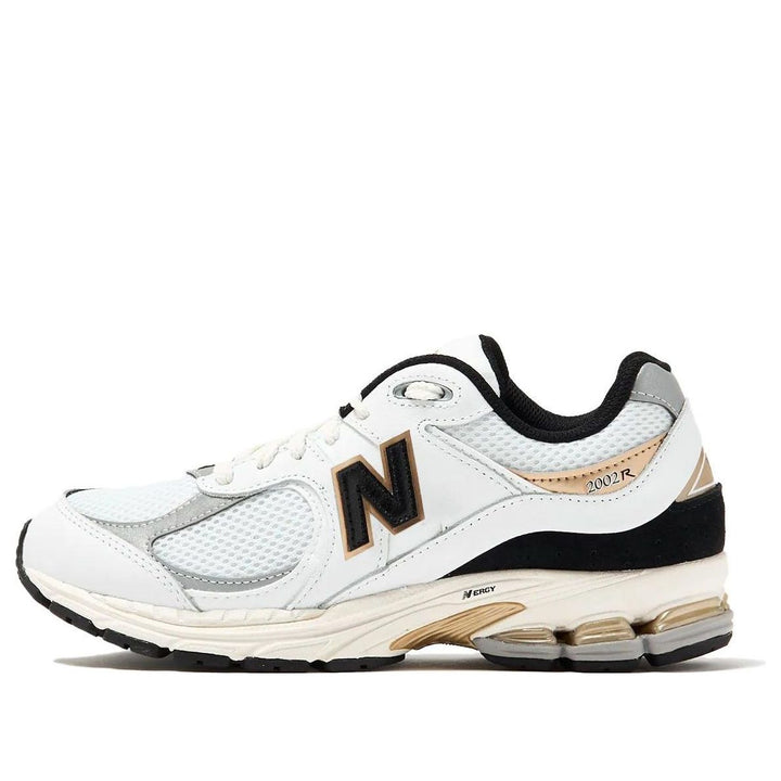 NEW BALANCE 2002R WHITE BLACK GOLD METALLIC