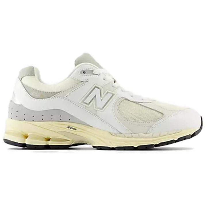 NEW BALANCE 2002R WHITE GOLD