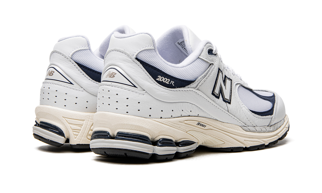 NEW BALANCE 2002R &