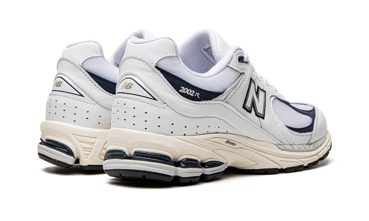 NEW BALANCE 2002R &