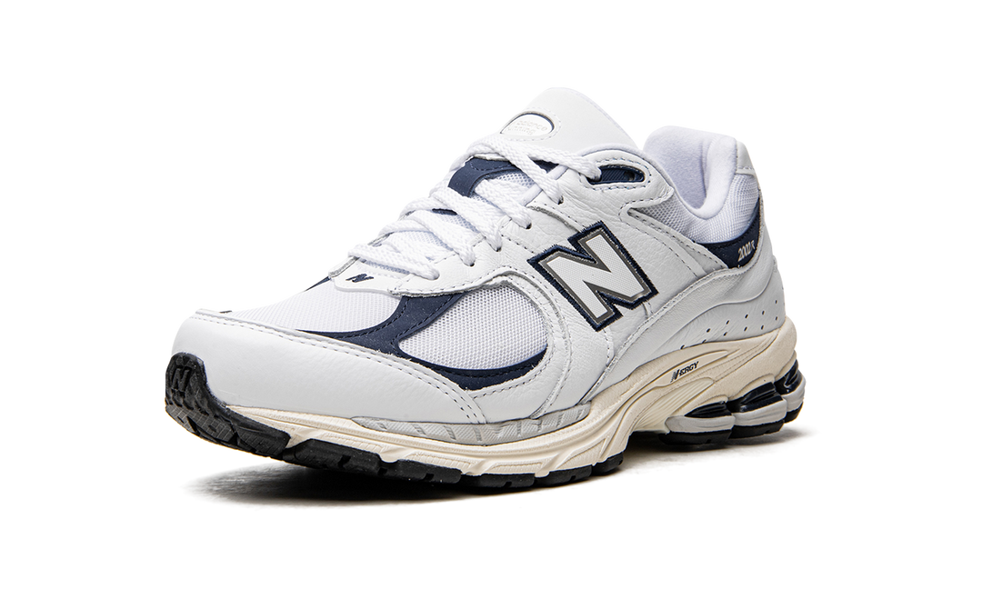 NEW BALANCE 2002R &