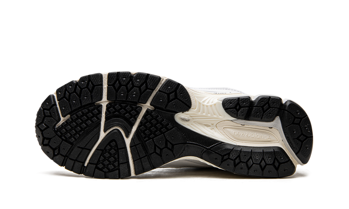 NEW BALANCE 2002R &