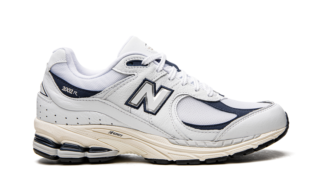 NEW BALANCE 2002R &