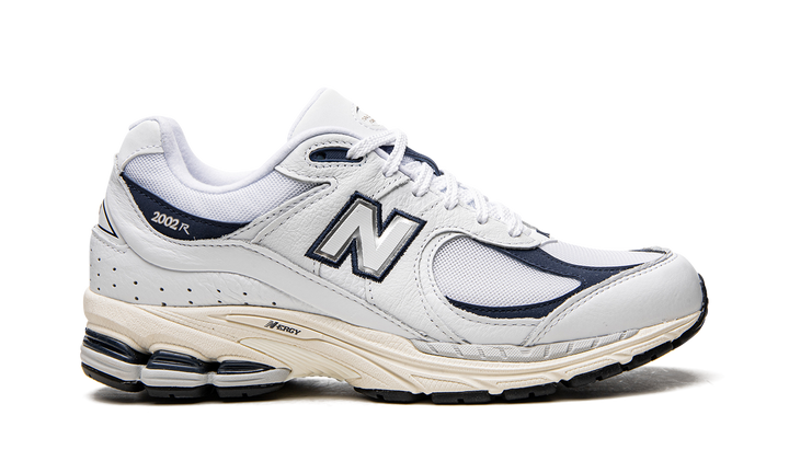 NEW BALANCE 2002R &