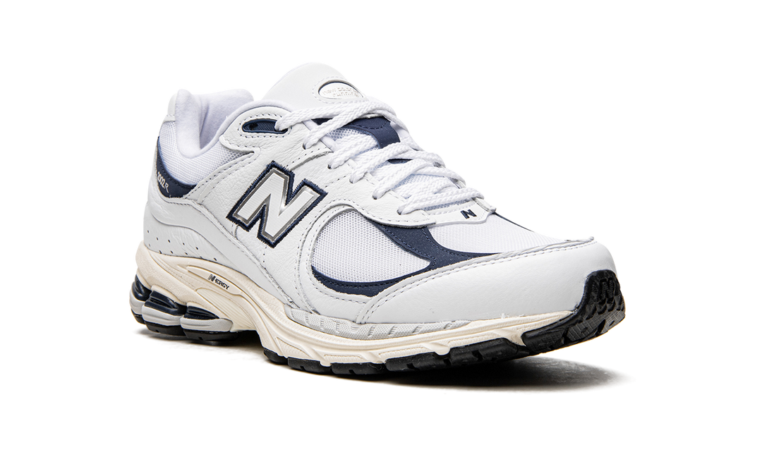 NEW BALANCE 2002R &