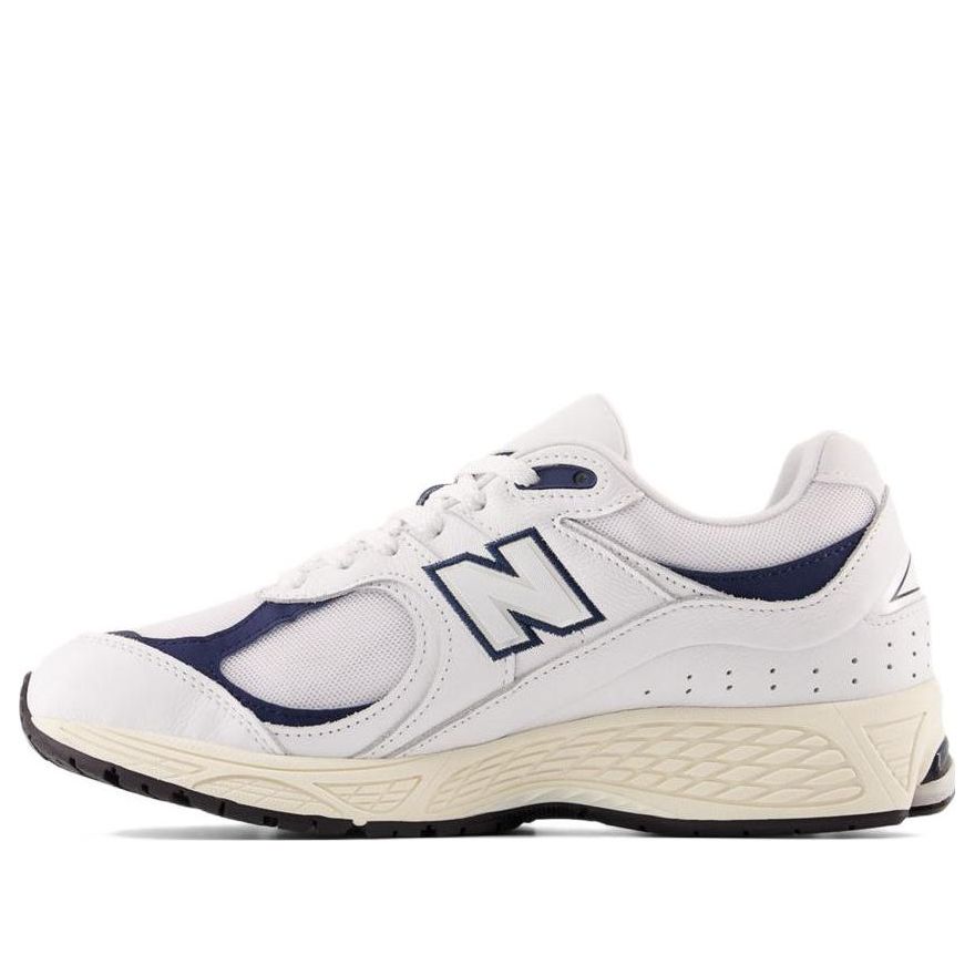 NEW BALANCE 2002R &