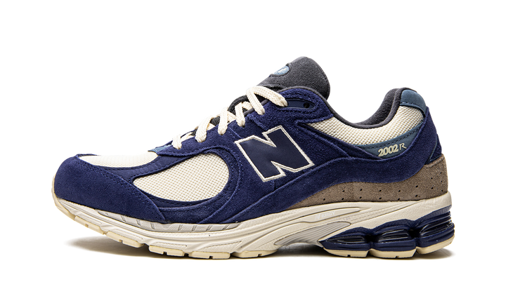 NEW BALANCE 2002R &