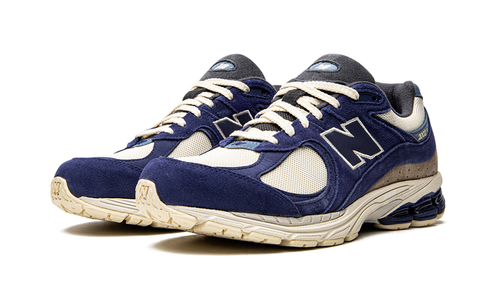NEW BALANCE 2002R &