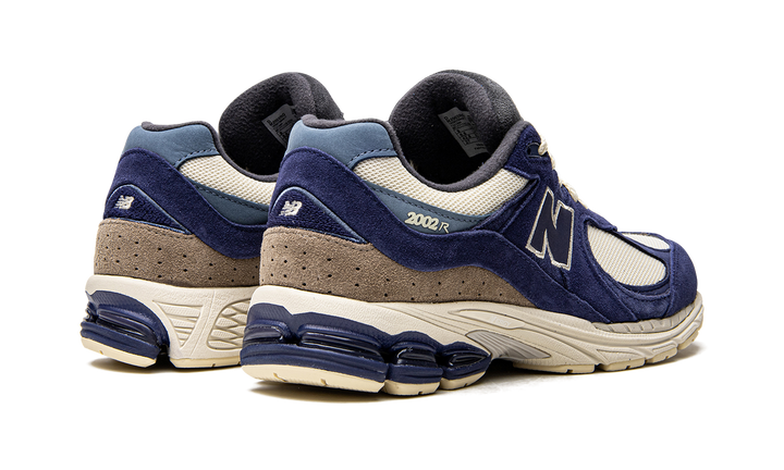 NEW BALANCE 2002R &