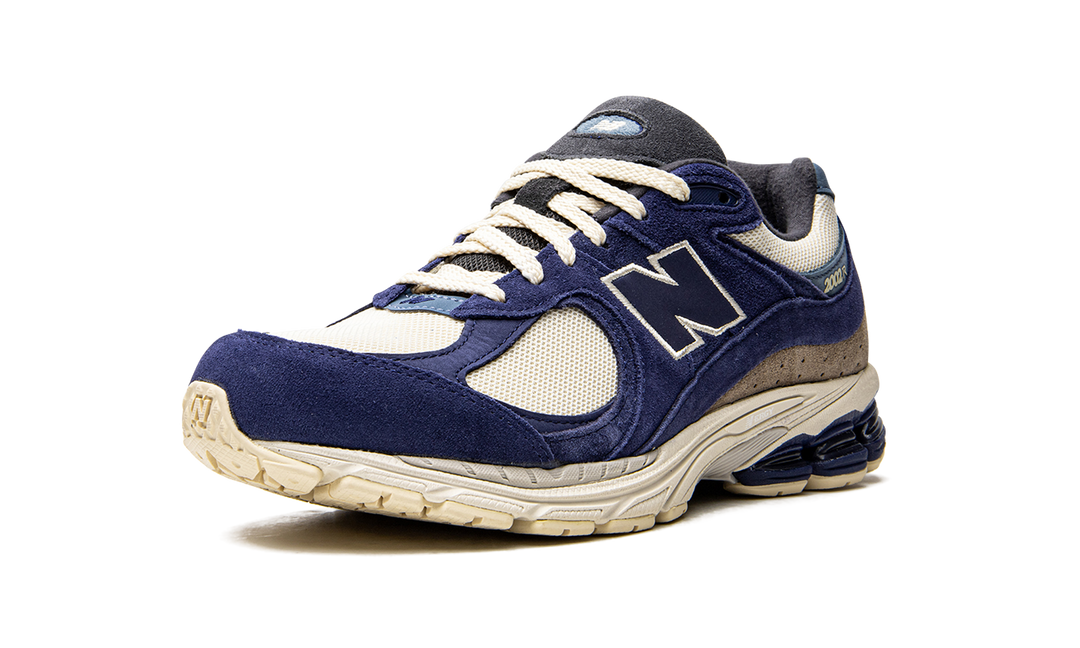 NEW BALANCE 2002R &