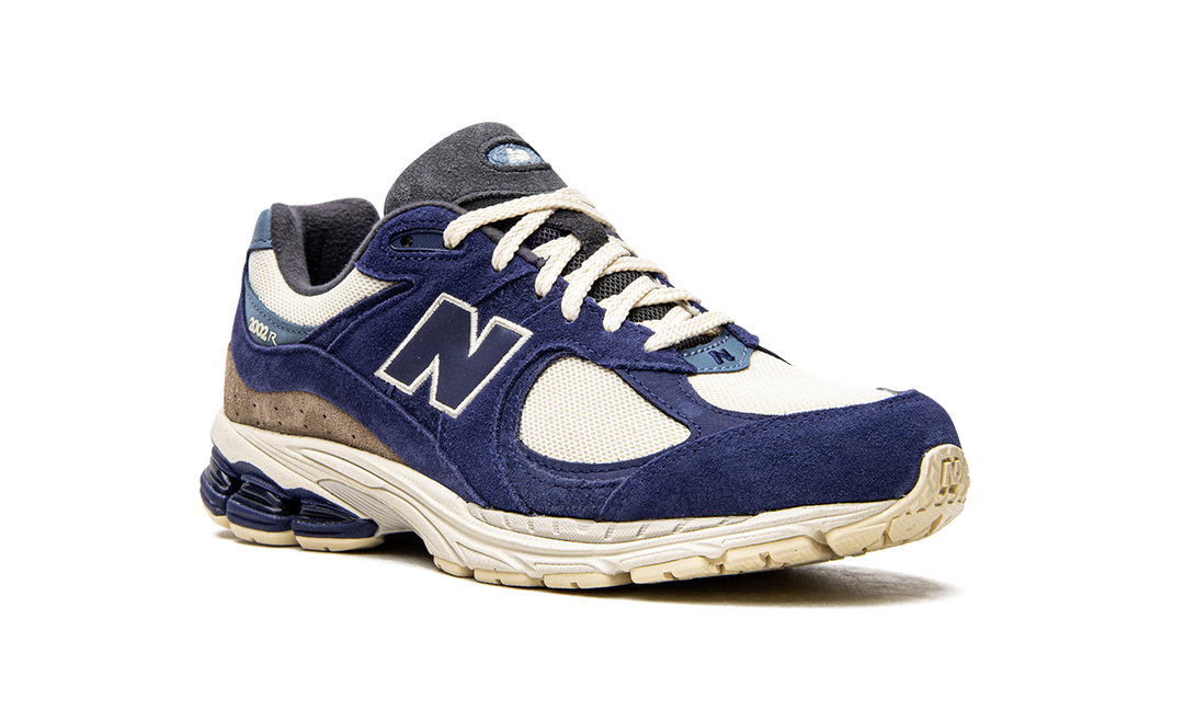 NEW BALANCE 2002R &