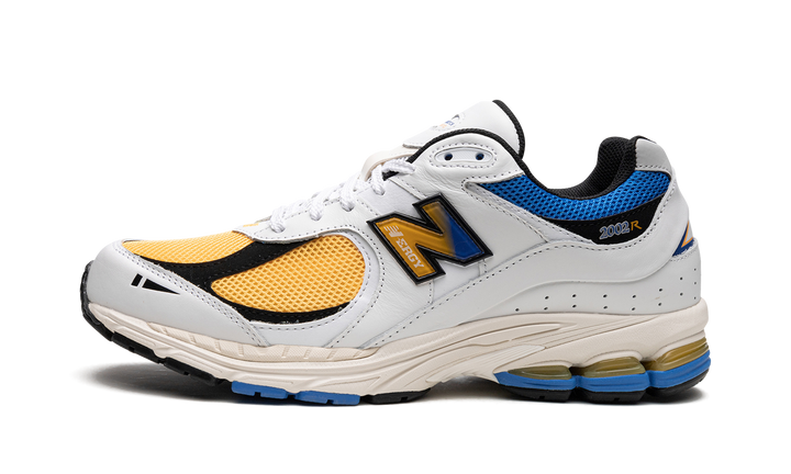 NEW BALANCE 2002R &