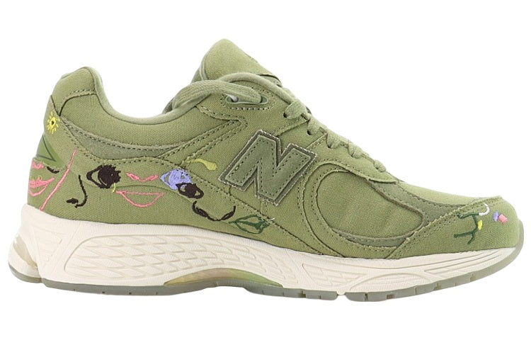 NEW BALANCE 2002R X BRYANT GILES WHAT NOW