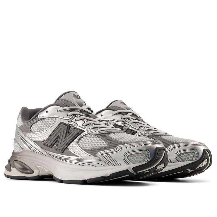 NEW BALANCE 2010 METALLIC SILVER GREY