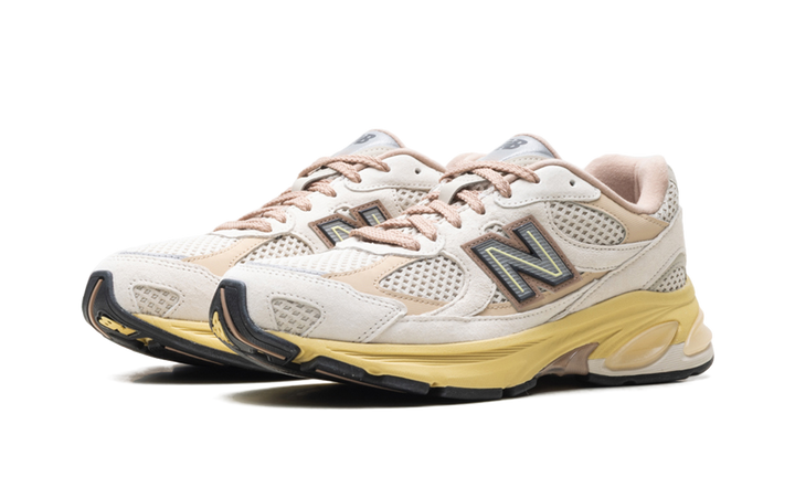 NEW BALANCE 2010 ROSE BEIGE — Stock 