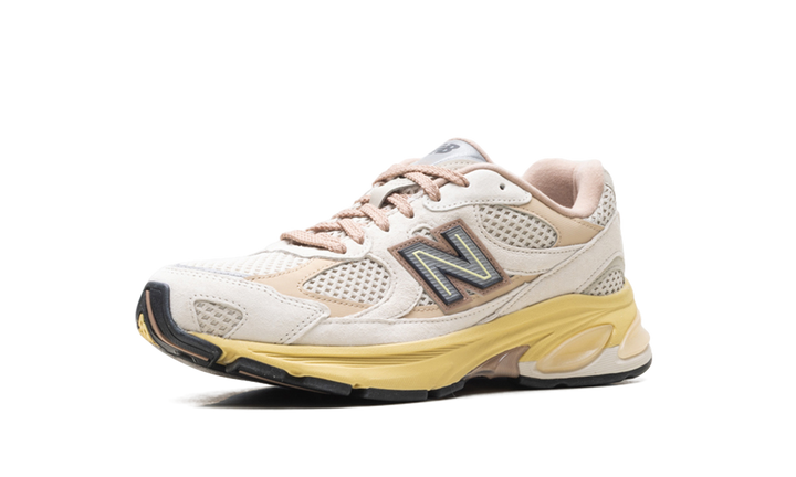 NEW BALANCE 2010 ROSE BEIGE — Stock 