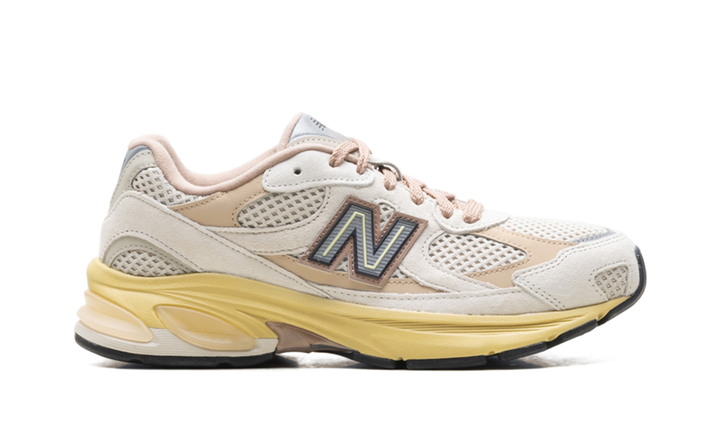 NEW BALANCE 2010 ROSE BEIGE — Stock 