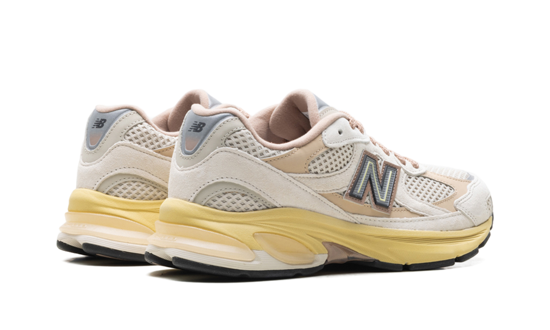NEW BALANCE 2010 ROSE BEIGE — Stock 