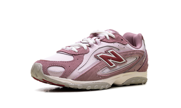 NEW BALANCE 204L ROSEWOOD — Stock