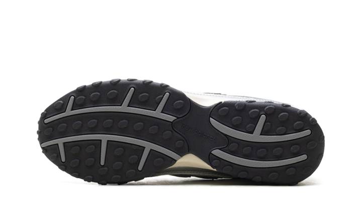 NEW BALANCE 204L SILVER METALLIC BLACK