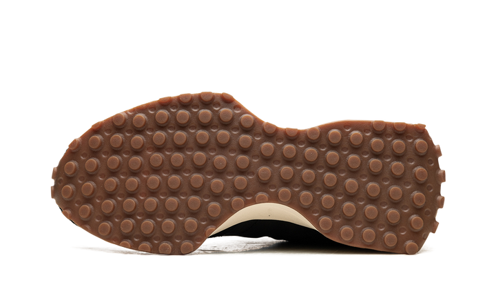 NEW BALANCE 327 BLACK WHITE GUM WOMENS