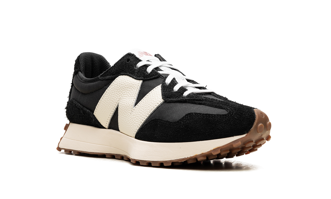 NEW BALANCE 327 BLACK WHITE GUM WOMENS
