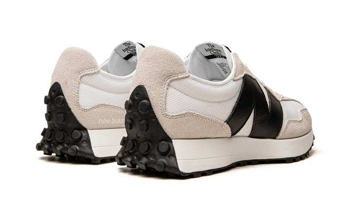 NEW BALANCE 327 BLACK WHITE