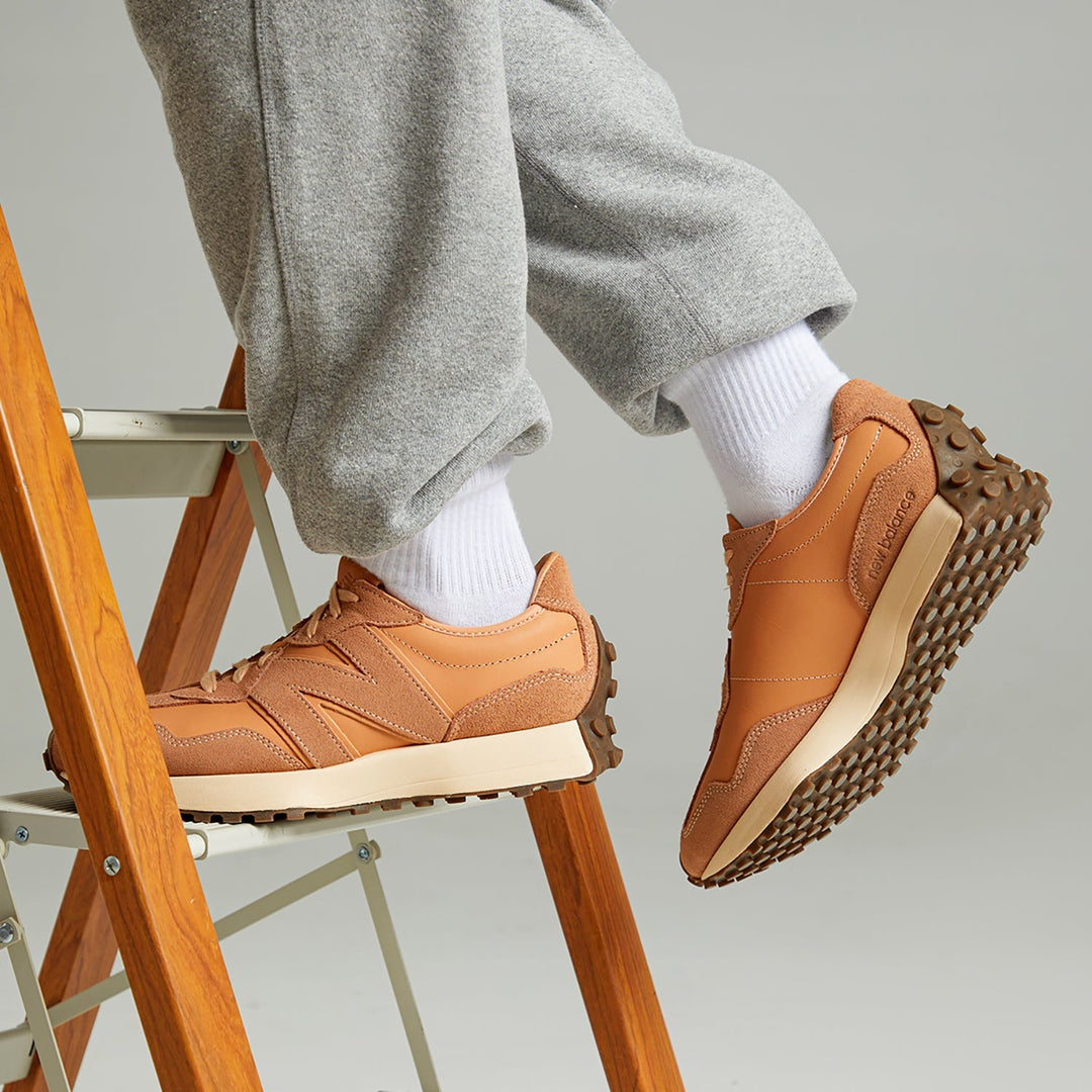 NEW BALANCE 2002R TOAST TAWNY BIRCH