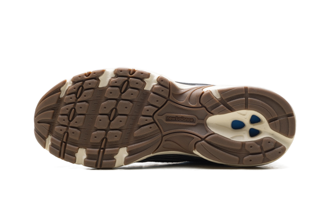 NEW BALANCE 530 BLACK GUM