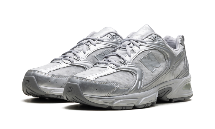 NEW BALANCE 530 SILVER METALLIC RAINCLOUD POLKA DOTS