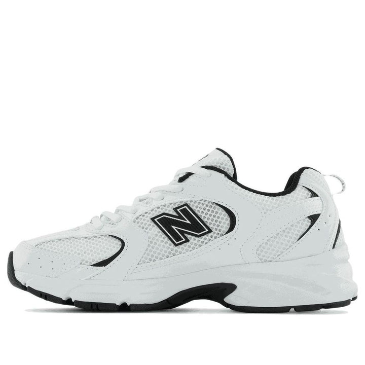 NEW BALANCE 530 WHITE BLACK DETAILS