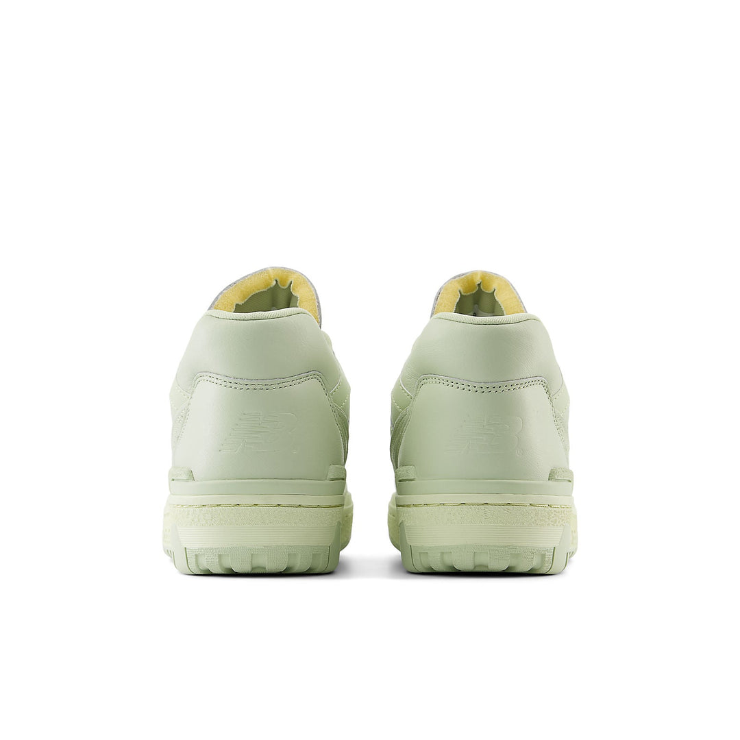 NEW BALANCE 550 DEEP LICHEN GREEN