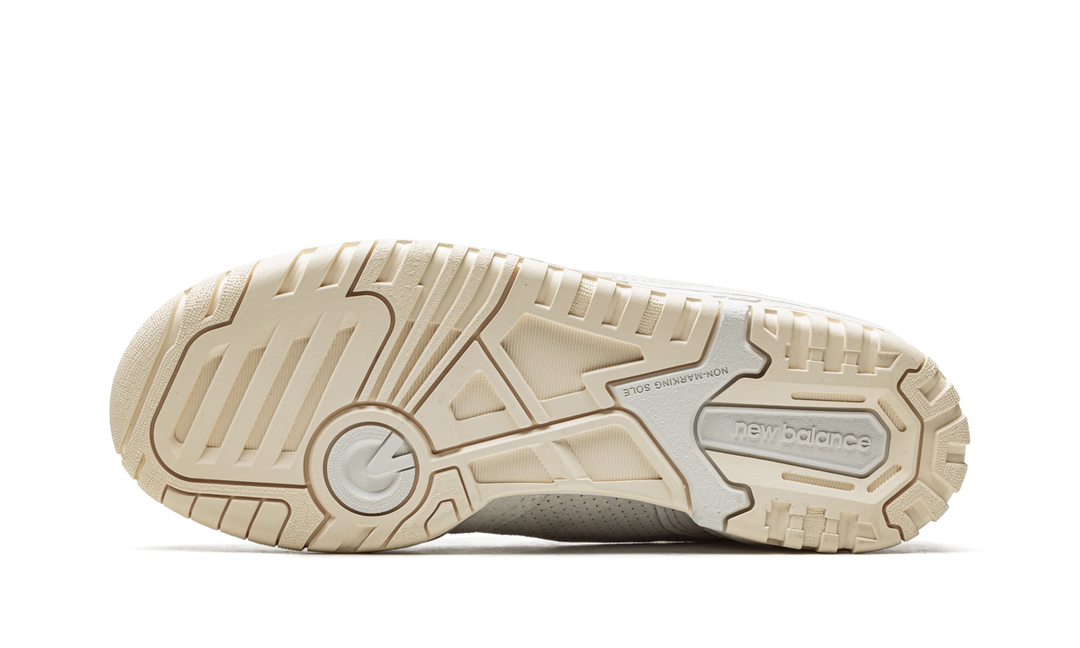 NEW BALANCE 550 OFF WHITE WOMENS