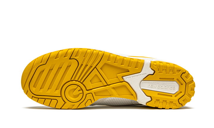 NEW BALANCE 550 SEA SALT VARSITY GOLD