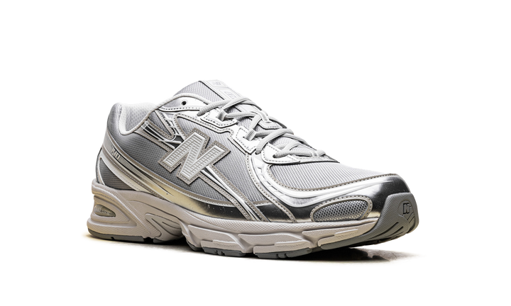 NEW BALANCE 740 METALLIC SILVER