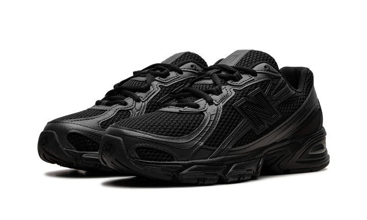 NEW BALANCE 740 TRIPLE BLACK