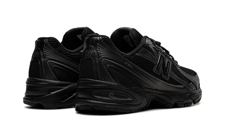 NEW BALANCE 740 TRIPLE BLACK