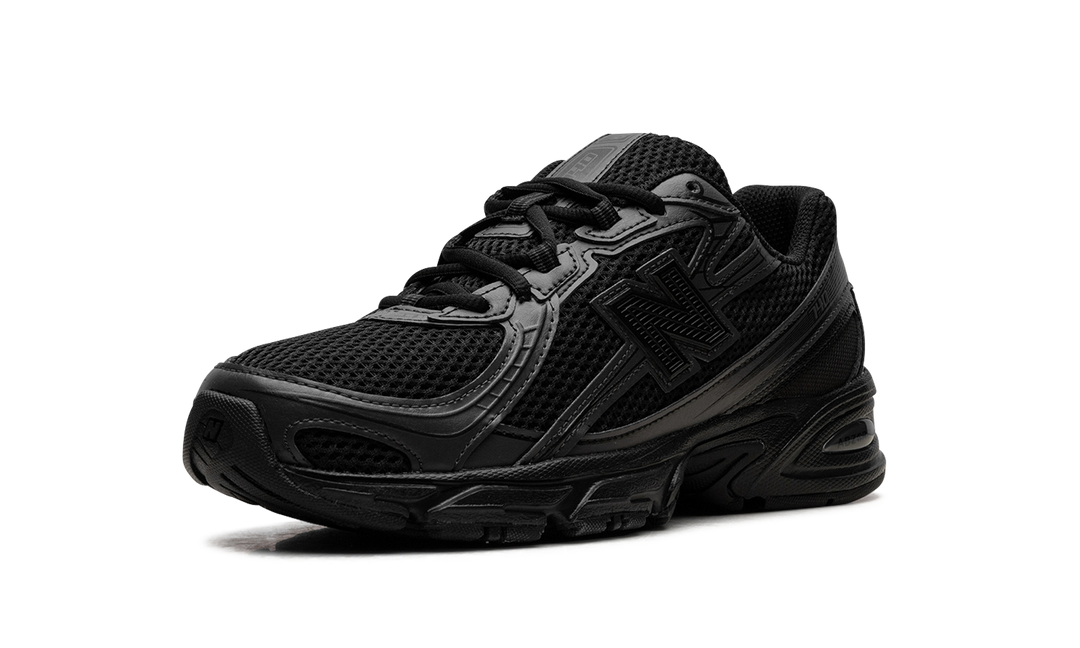NEW BALANCE 740 TRIPLE BLACK