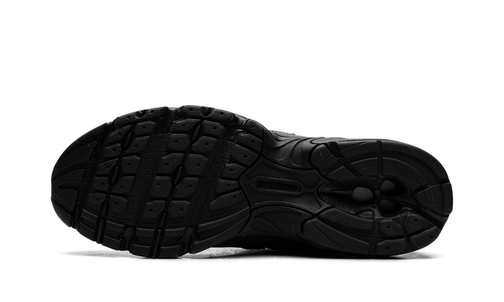 NEW BALANCE 740 TRIPLE BLACK