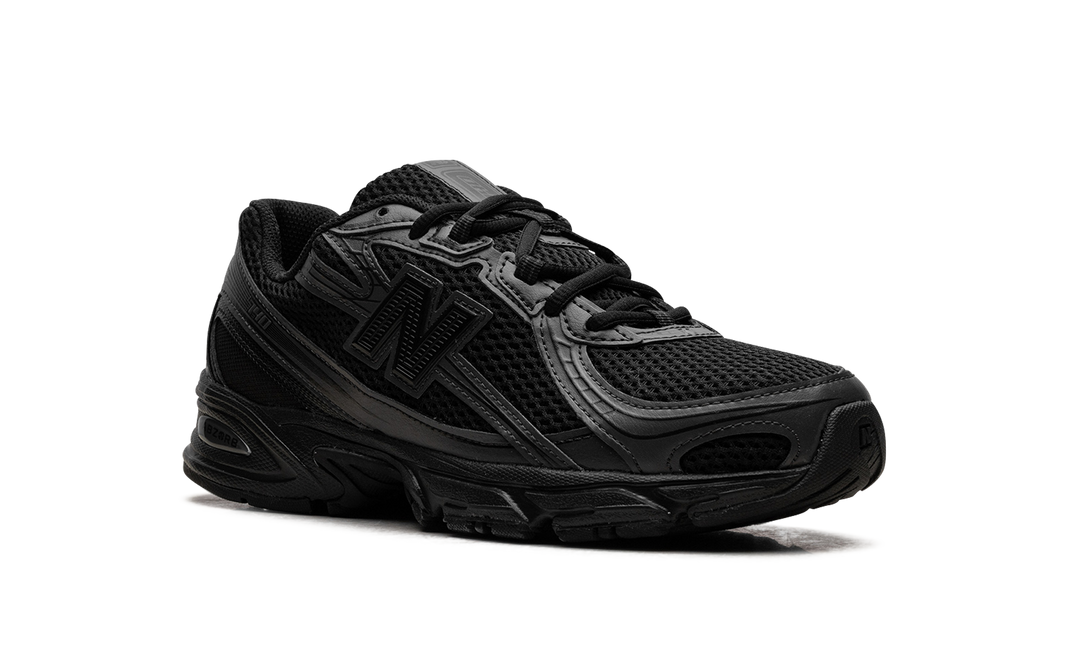 NEW BALANCE 740 TRIPLE BLACK