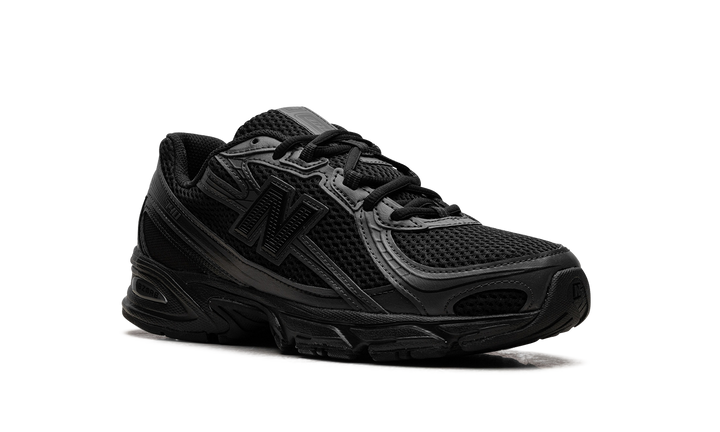 NEW BALANCE 740 TRIPLE BLACK