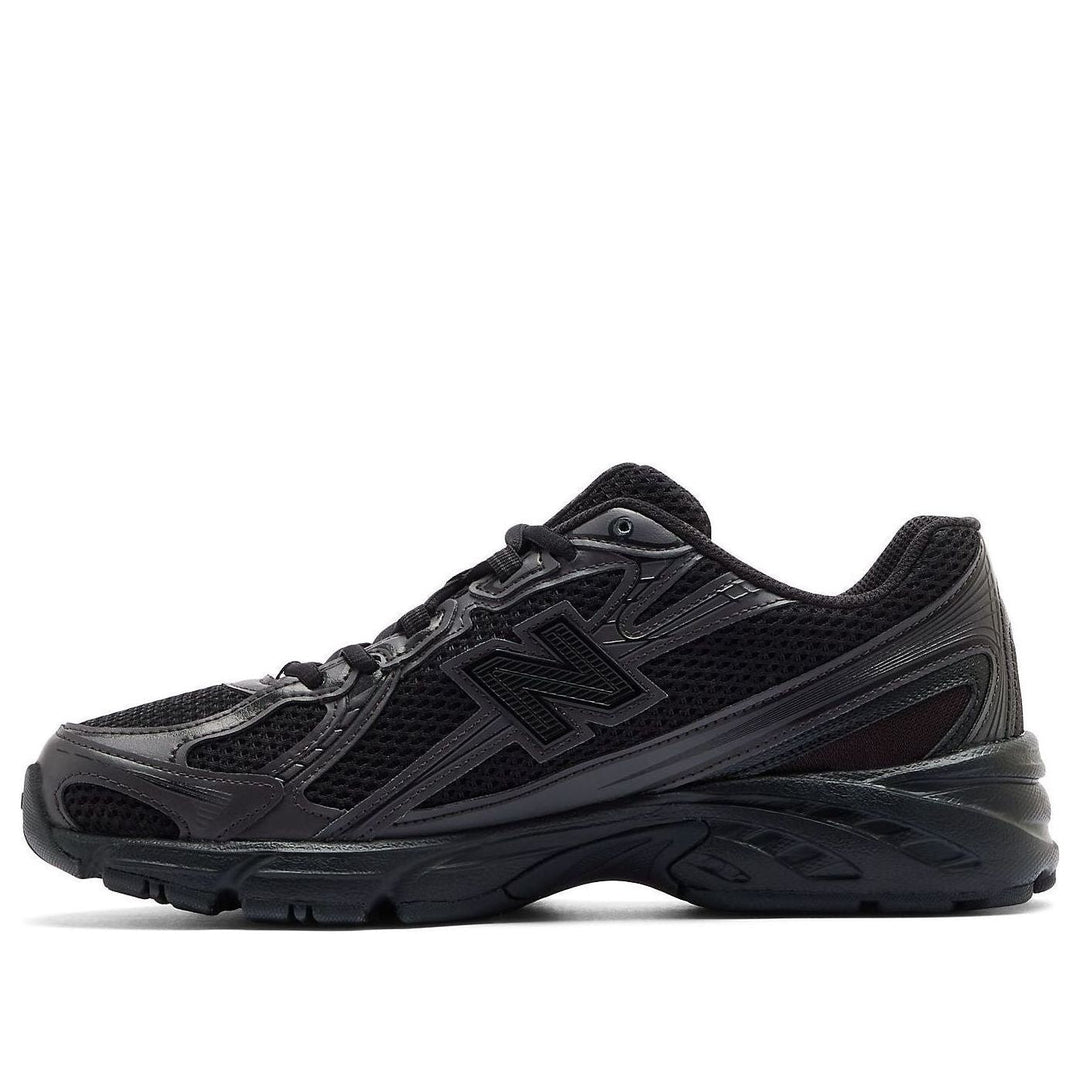 NEW BALANCE 740 TRIPLE BLACK