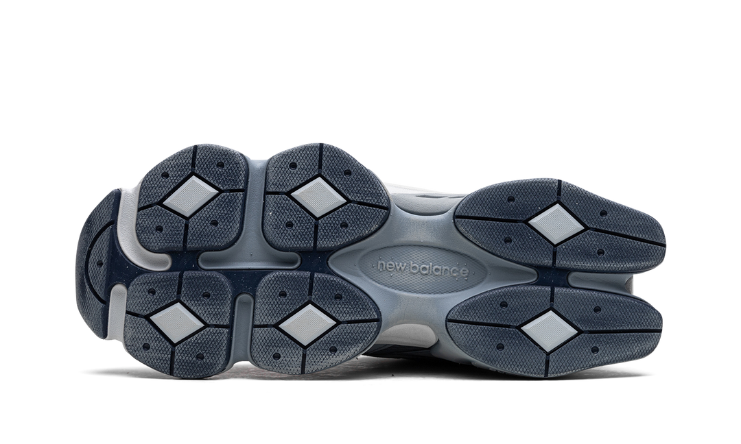NEW BALANCE 9060 &