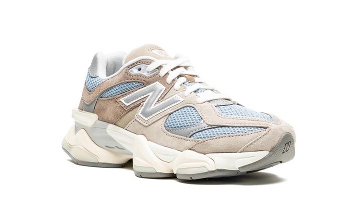 NEW BALANCE 9060 &